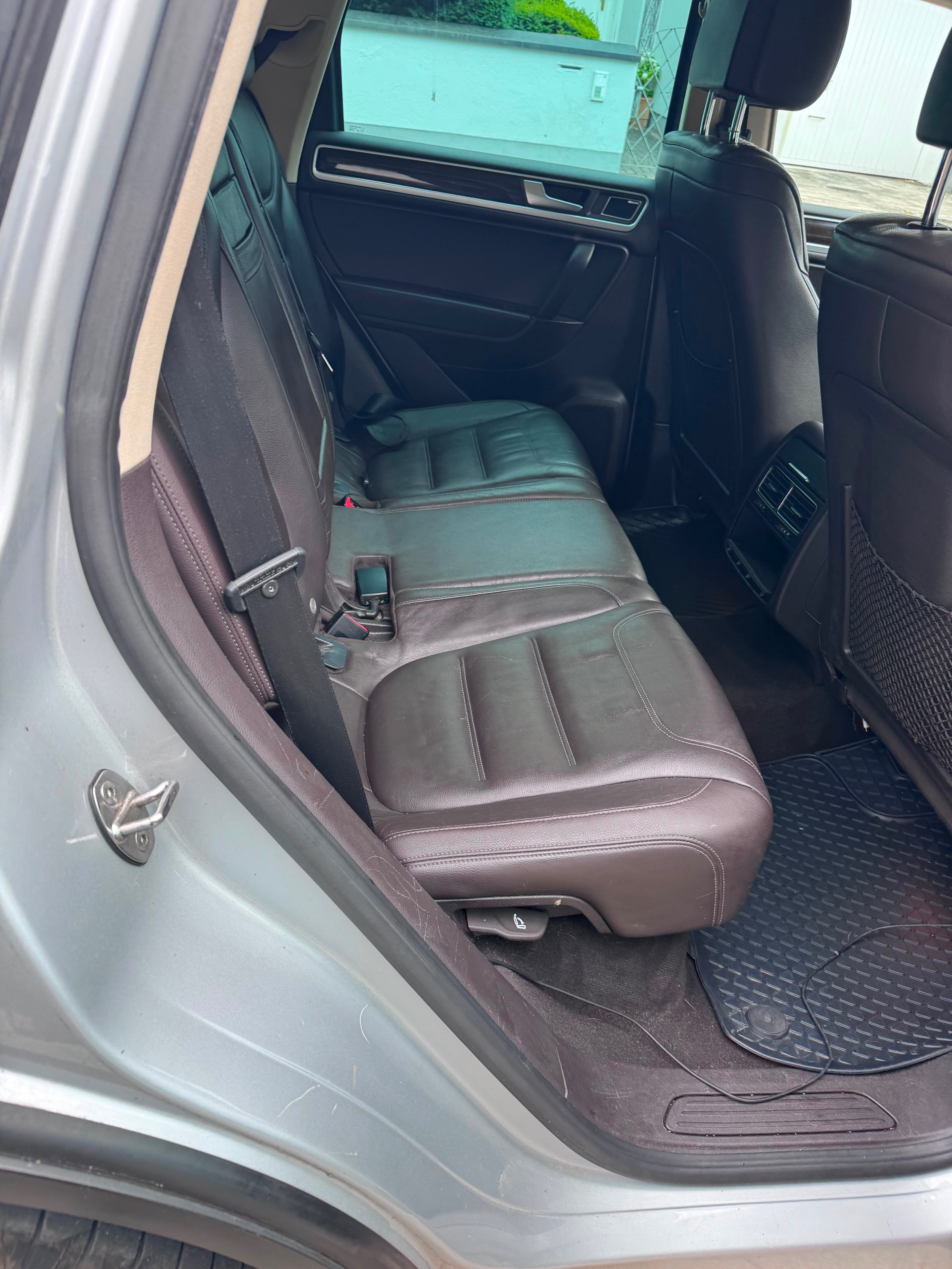 VW Touareg Innenraum nach der Aufbereitung durch Shine by Sly